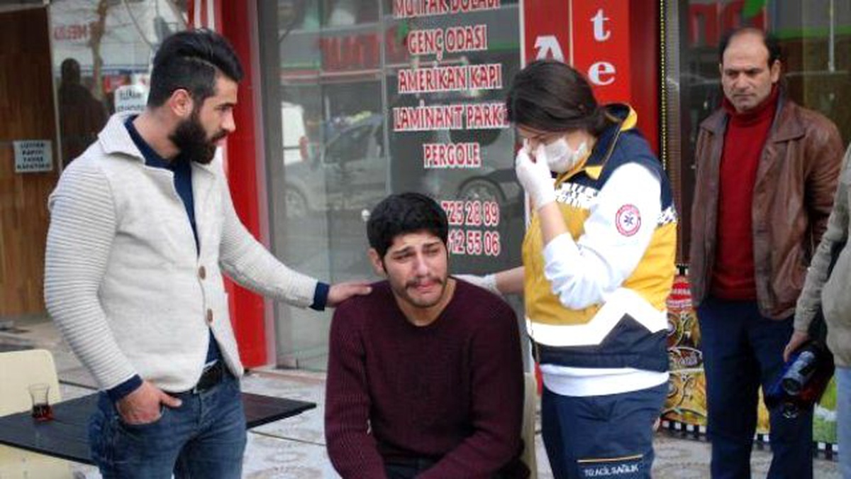 Kontrolden Çıkan Araç Önce Refüje Ardından da 2 Otomobile Çarptı