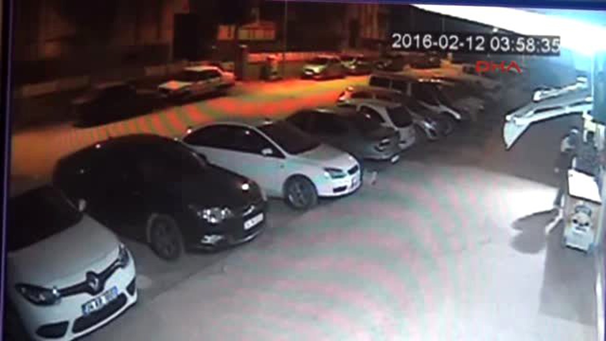 Nizip\'te Marketten Hırsızlık Güvenlik Kamerasında