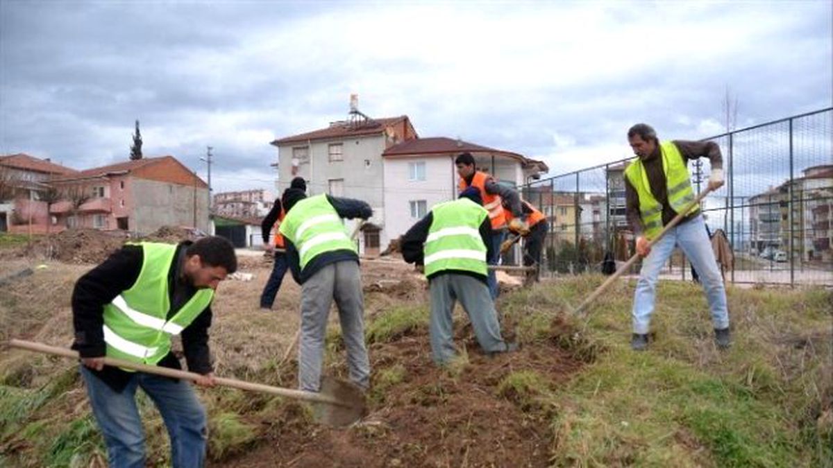 Park ve Bahçeler Müdürlüğü Çalışmaları Devam Ediyor