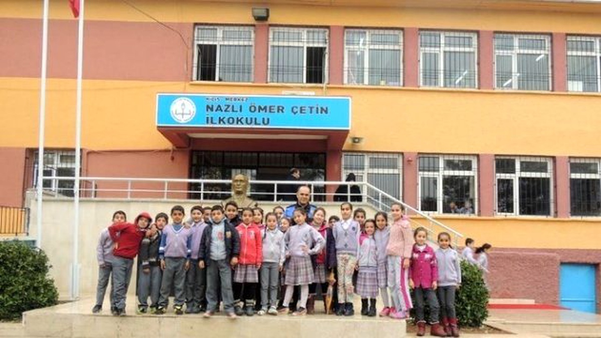 Polisler, Roket Düşen Okula Psikolojik Destek