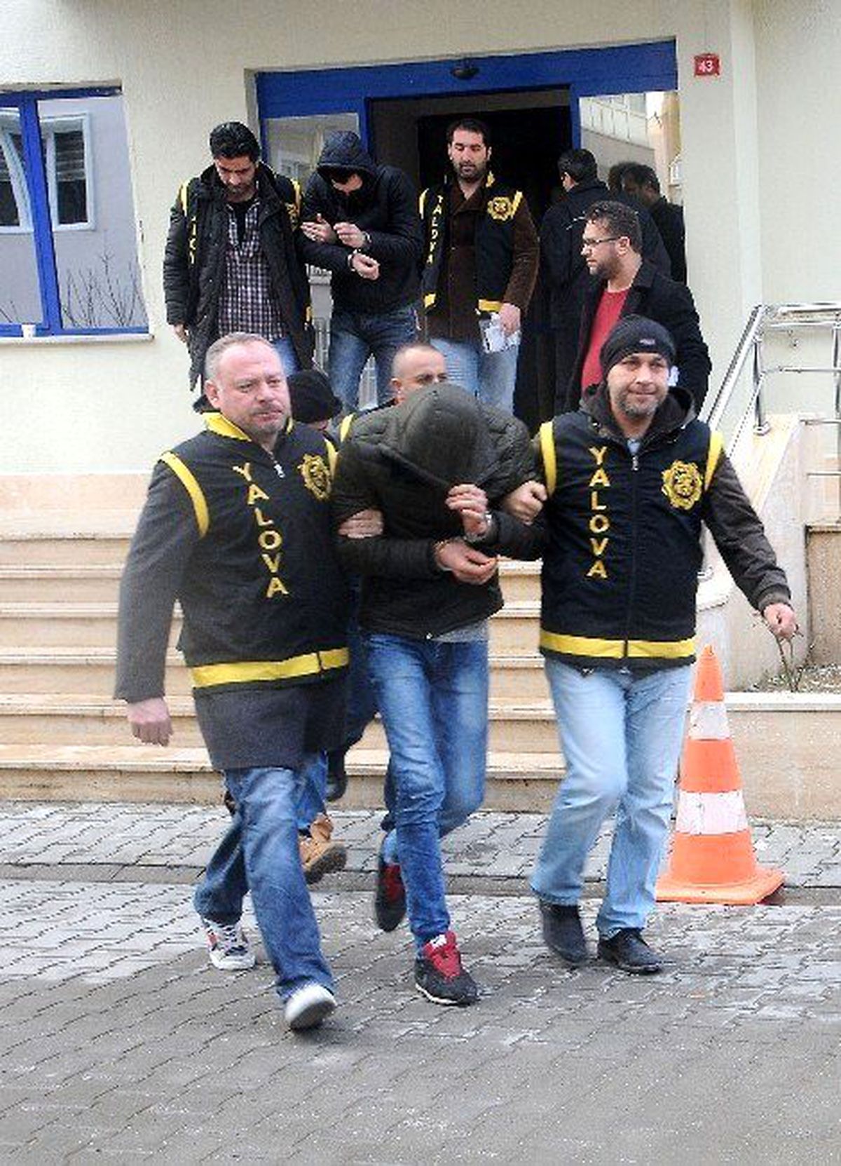 Yalova\'da Uyuşturucu Satıcılarına Operasyon: 4 Gözaltı