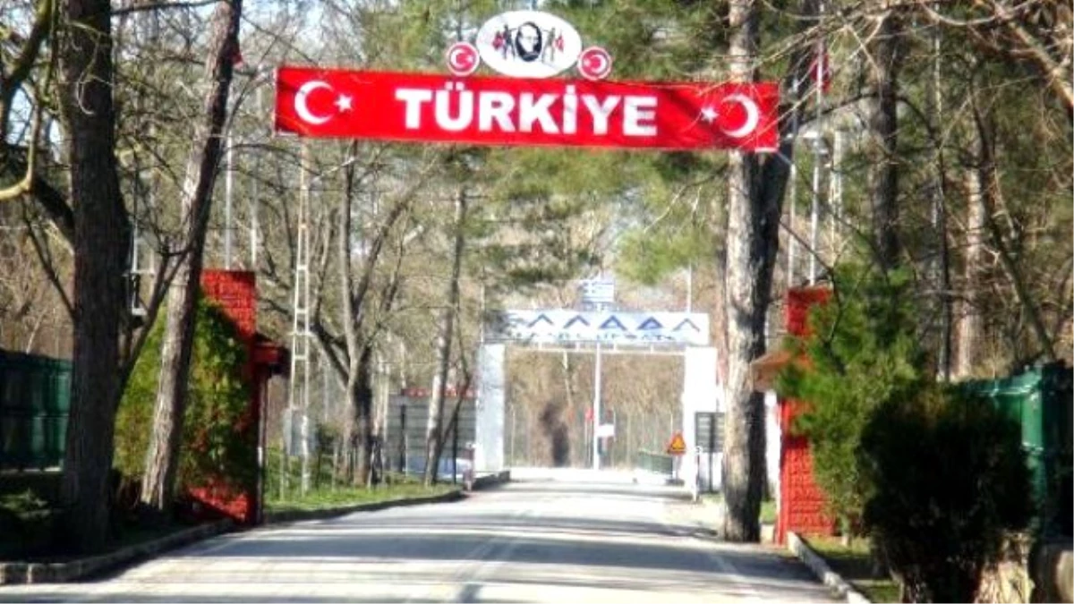 Yunan Çiftçiler, Sınır Kapılarını Kapattı