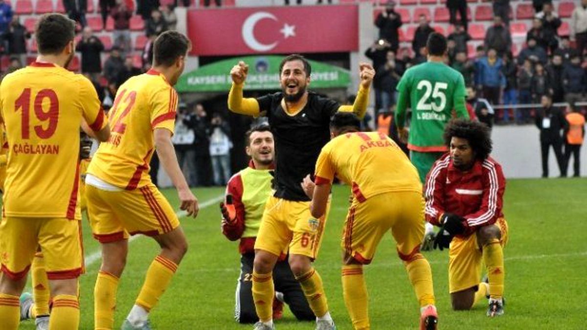 Zeki Yavru, Kariyerinde İlk Kez Avni Aker\'e Rakip Takım Forması ile Çıkacak