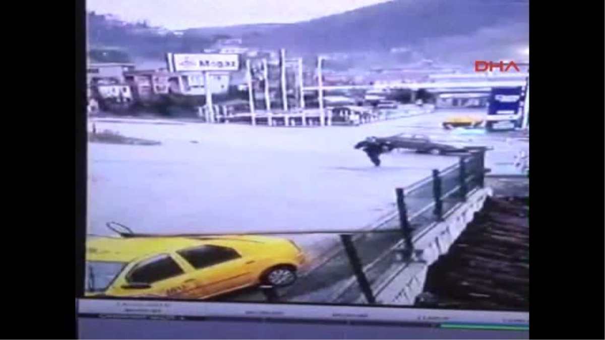 Zonguldak 2 Kişiyi Öldüren Gencin Polise Silah Çekip İntihar Etmesi Güvenlik Kamerasında-ses...