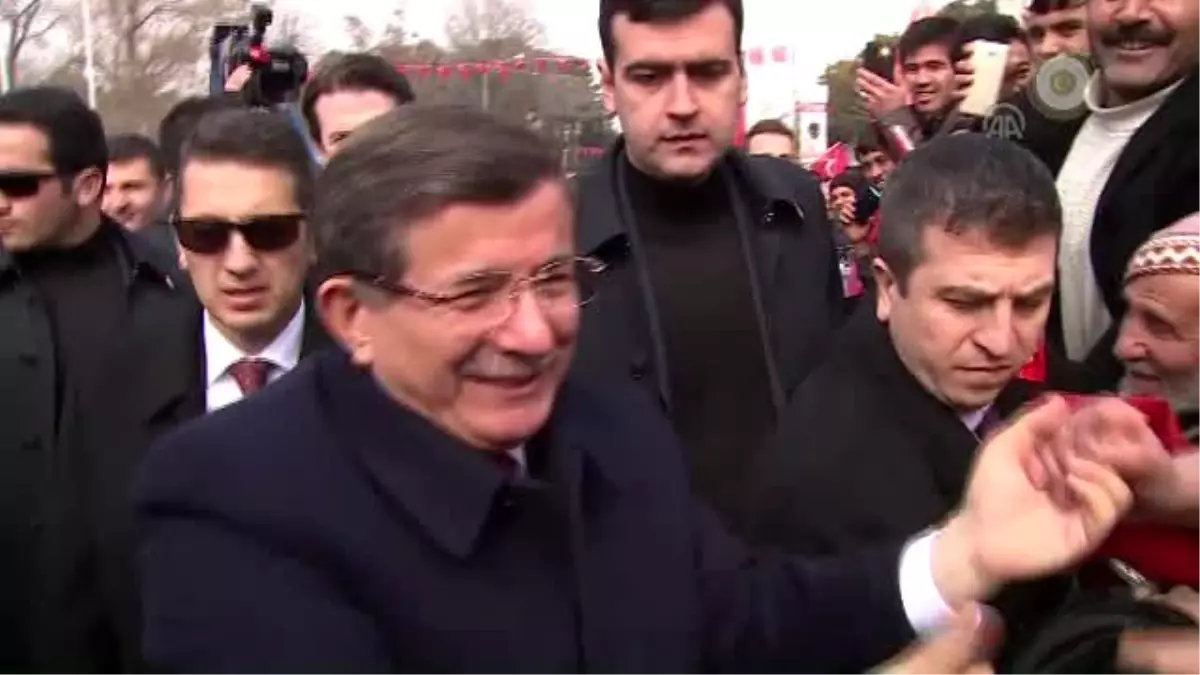 Davutoğlu, Zafer Yürüyüşü\'ne Katıldı (2)