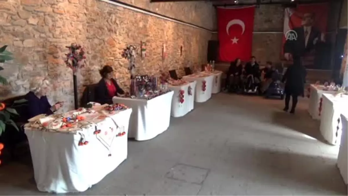 Engelli Öğrencilerin Sevgililer Günü İçin Yaptığı Hediyelik Eşyalar Yoğun Talep Görüyor