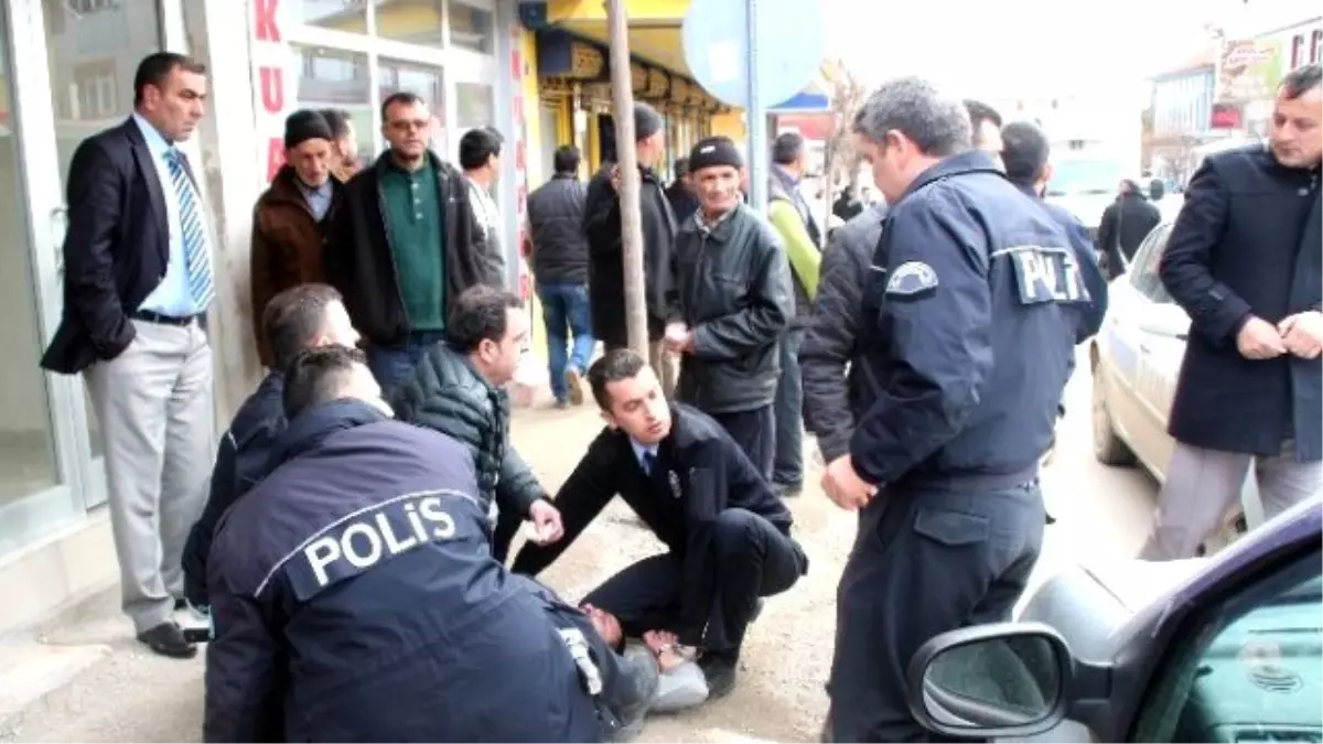 Hemşire ile 2 Polisi Darp Etti, Tutuklandı