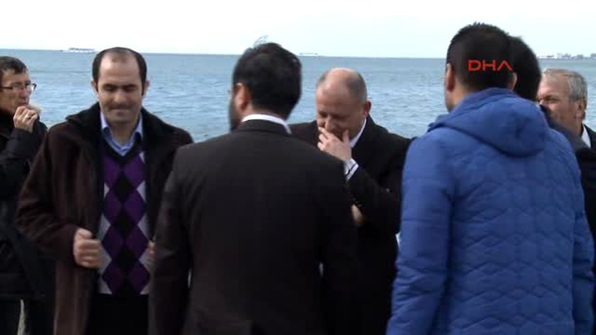 İzmir Sendika Yöneticileri Yunanistan\'ın Zürafa Adası\'da İşgal Edeceğini Öne Sürdü