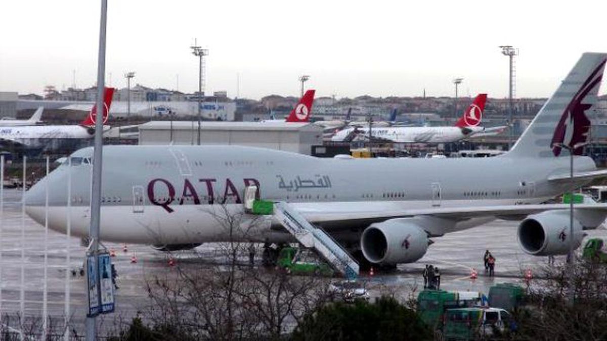 THY Uçağı Katar Emiri\'nin Uçağının Kuyruğuna Sürttü