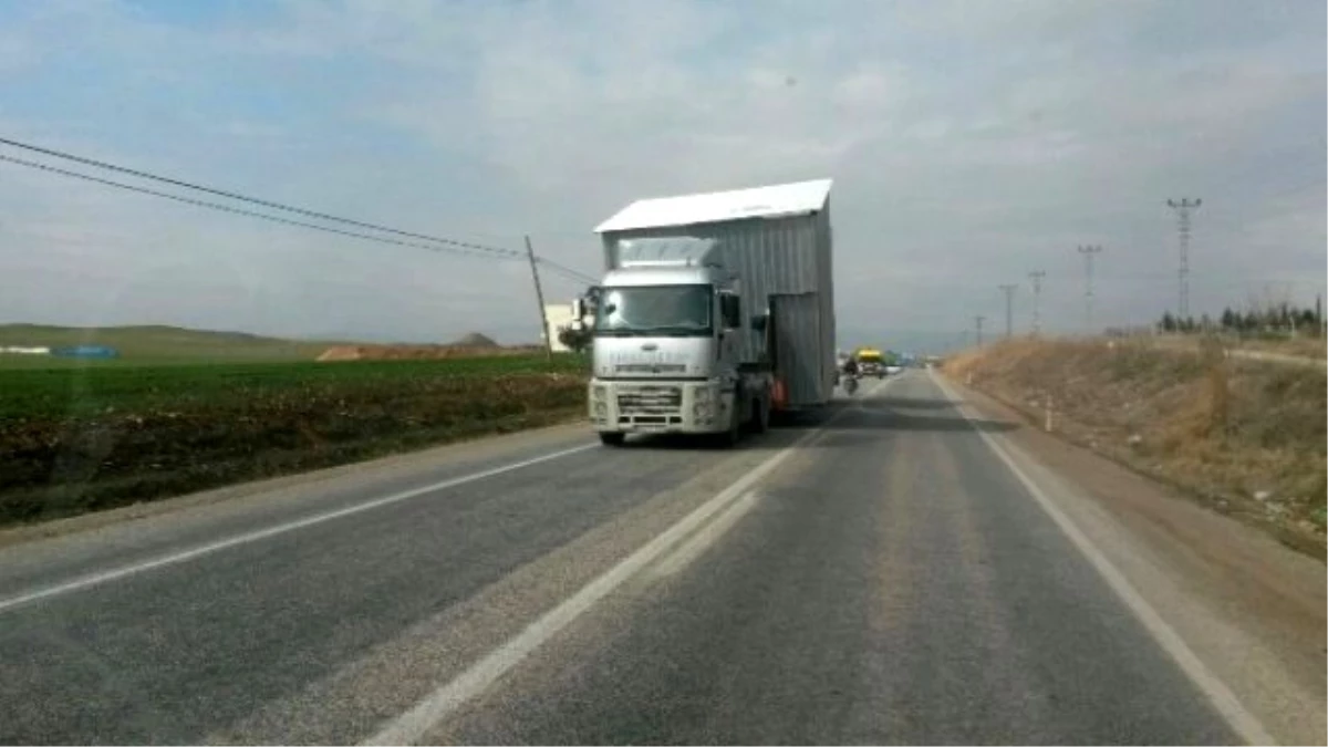 TIR Üzerindeki Geniş Kabin Dikkat Çekti