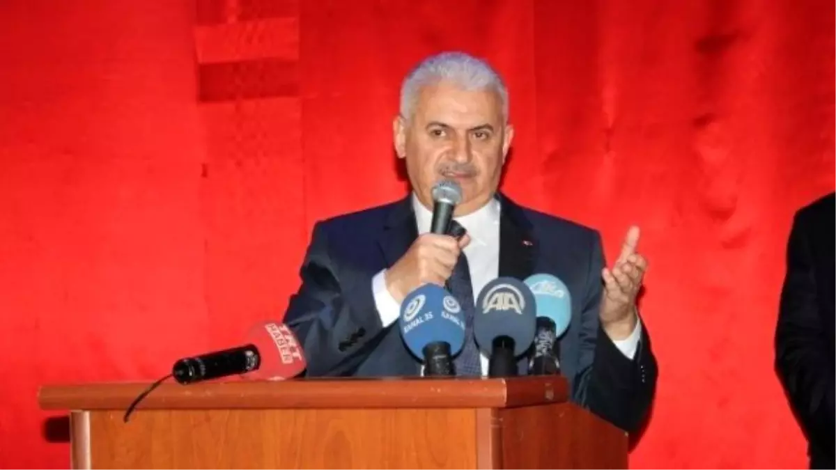 Bakan Yıldırım, İzmir\'de Başkanlık Sistemini Anlattı