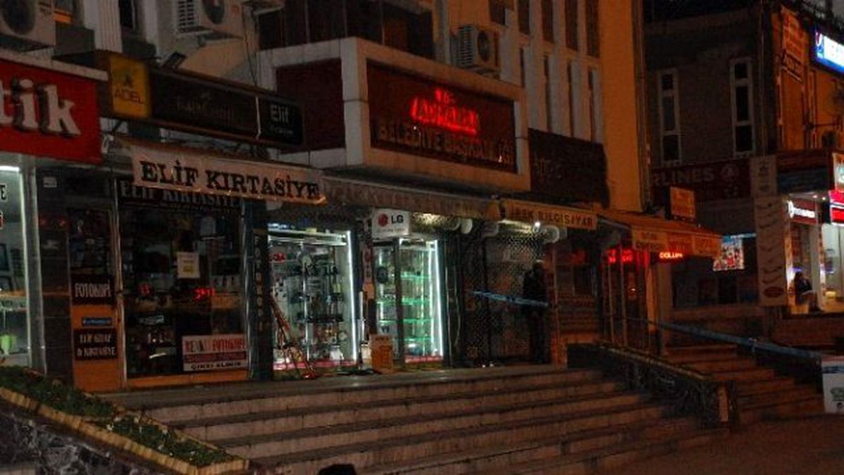 Belediye Binası Önünde Şüpheli Çanta Paniği