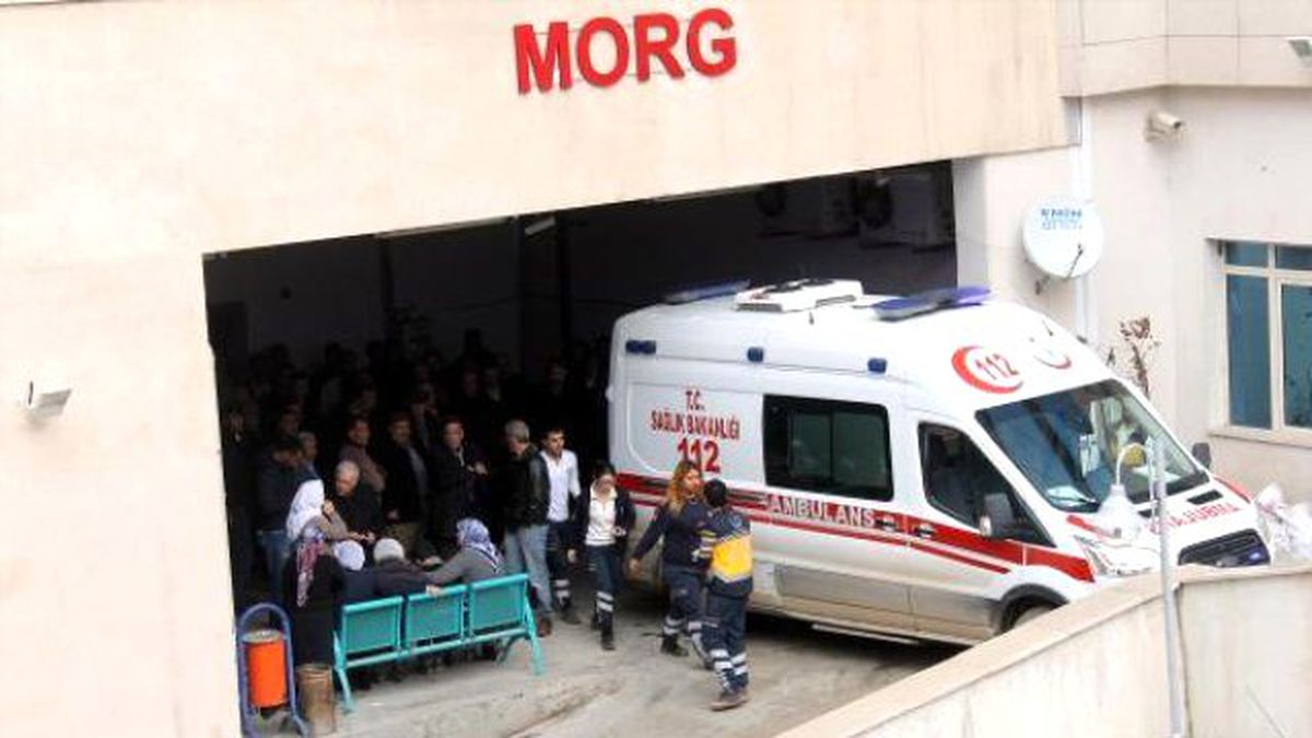 İki Katlı Ev Çöktü; 3 Ölü, 2 Yaralı (2) - Yeniden