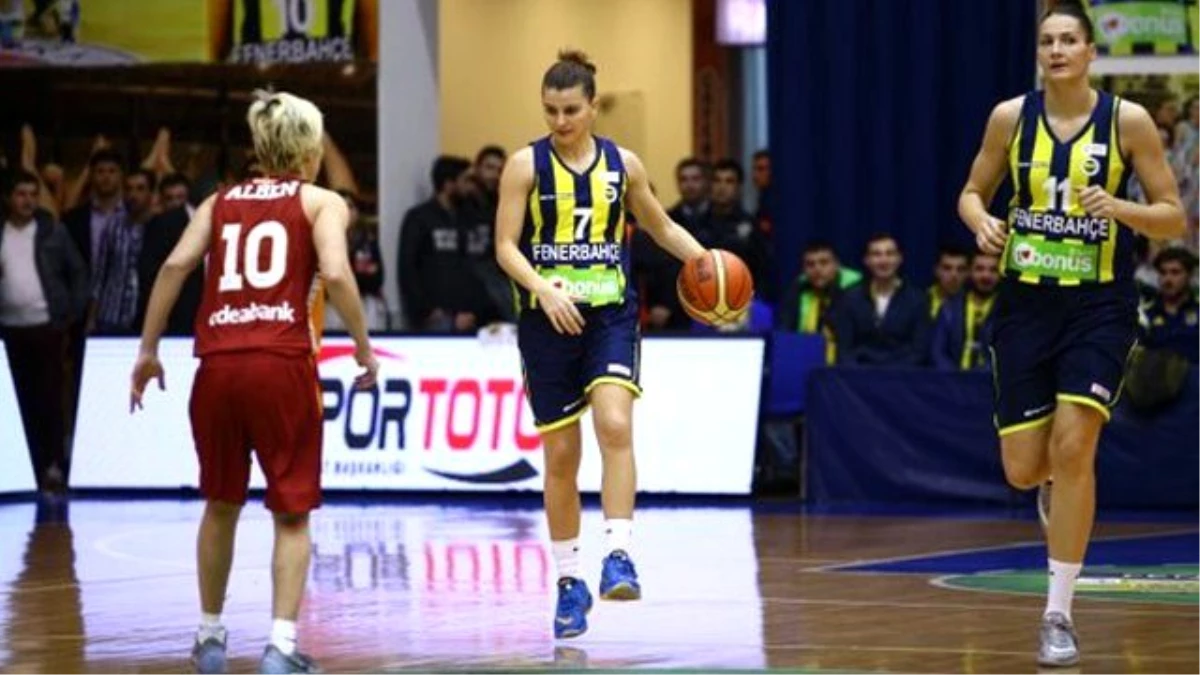 Kadınlar Basketbol Ligi\'nde Fenerbahçe, Galatasaray\'ı 75-62 Yendi