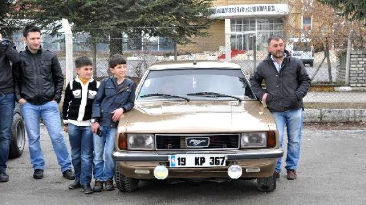 Klasik Otomobil Tutkunları Bir Araya Geldi