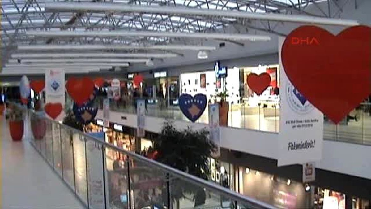Kosova?da 14 Şubat Sevgililer Günü Coşkusu