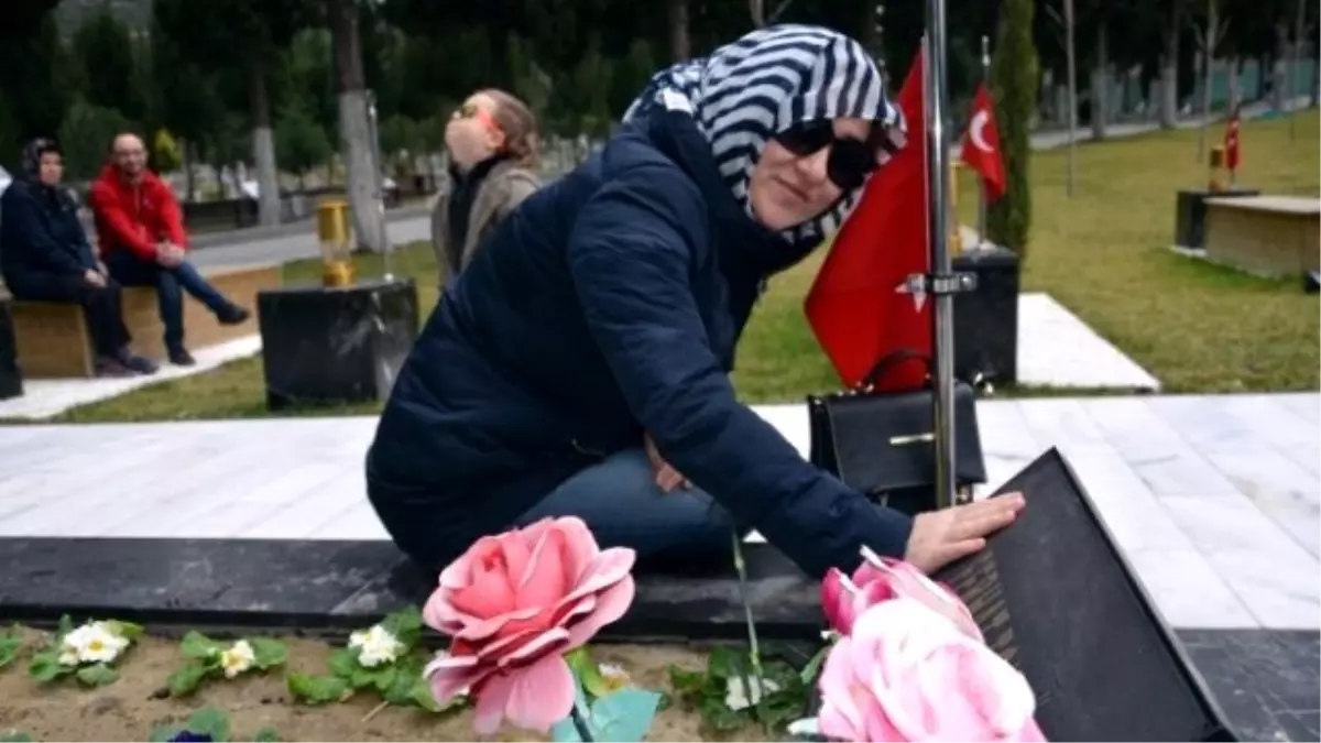 Küçük Selim, Maden Şehitliğine \'Bayraklı Tarla\' Dedi