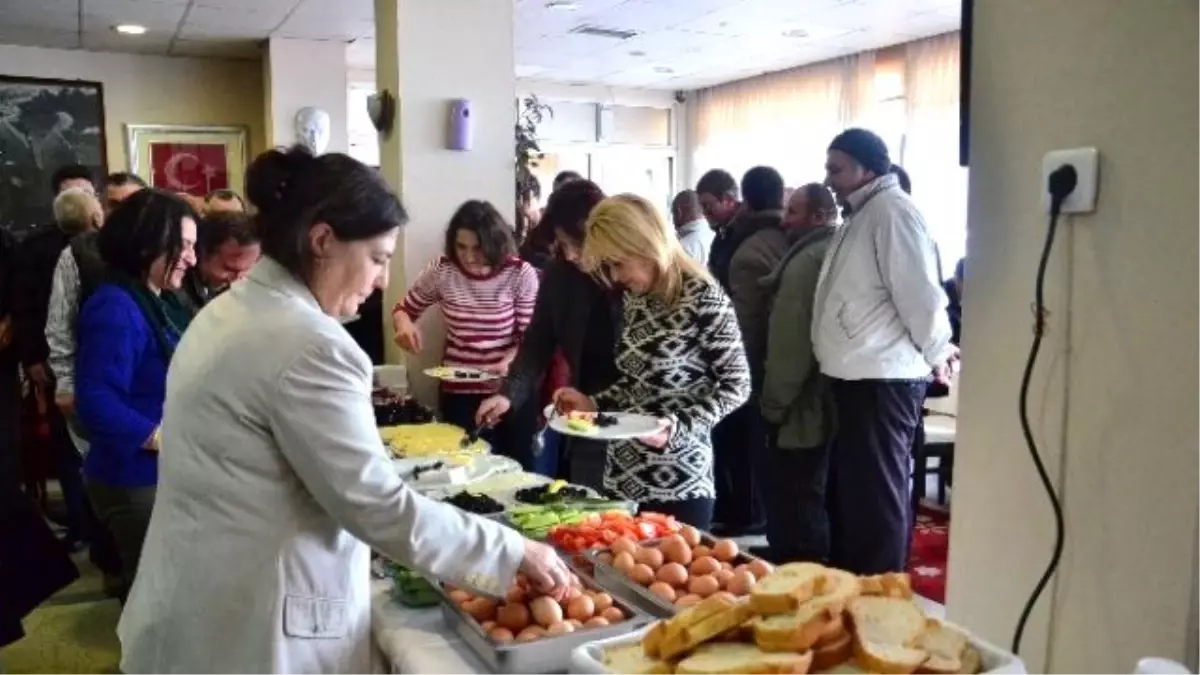 Sakatlar Derneği Kahvaltıda Buluştu