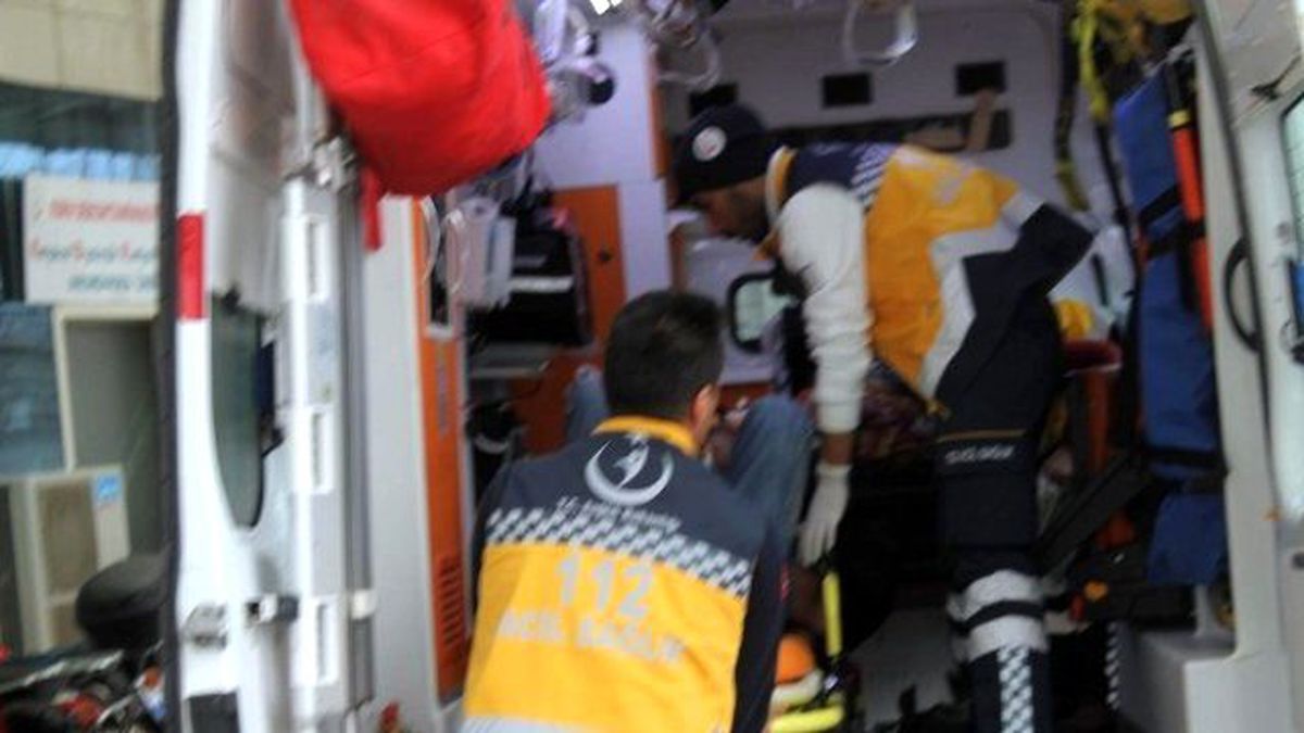 Siirt\'te 2 Katlı Ev Çöktü: 3 Ölü, 2 Yaralı