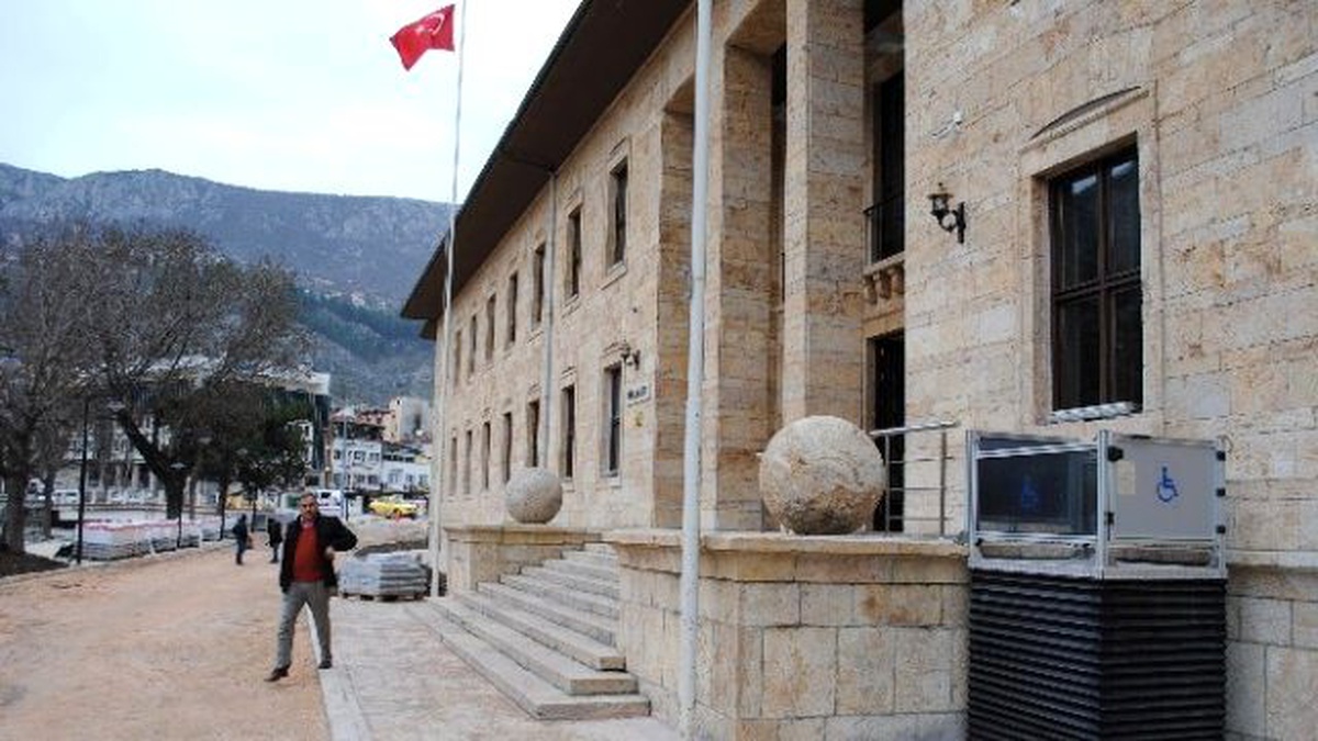 Amasya Hükümet Konağı\'na Engelli Asansörü Yapıldı