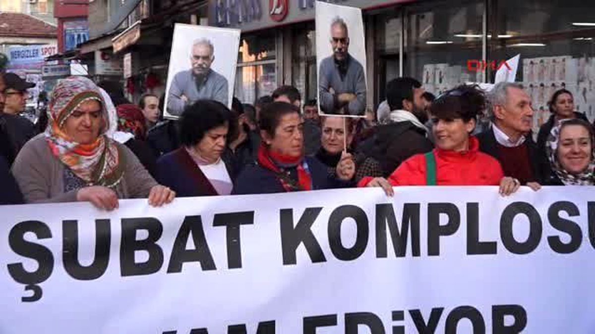 Antalya\'da, Hdp\'nin Öcalan Protestosuna Polis Müdahalesi