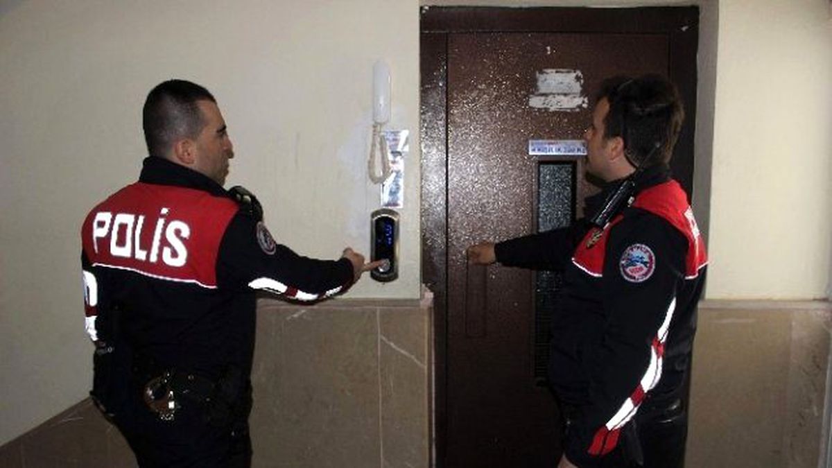 Asansörde Mahsur Kalan Çocuklar Kurtarıldı