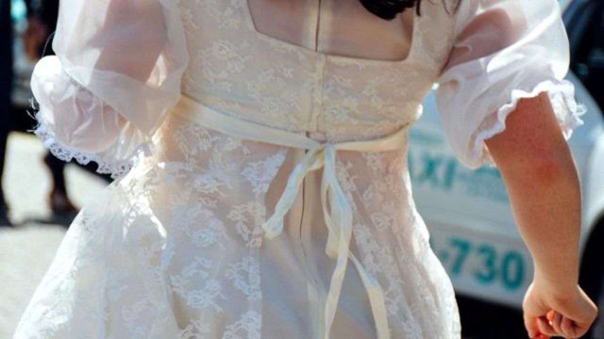 Aşktan Umudu Kesen Kadın Kendisiyle Evlendi