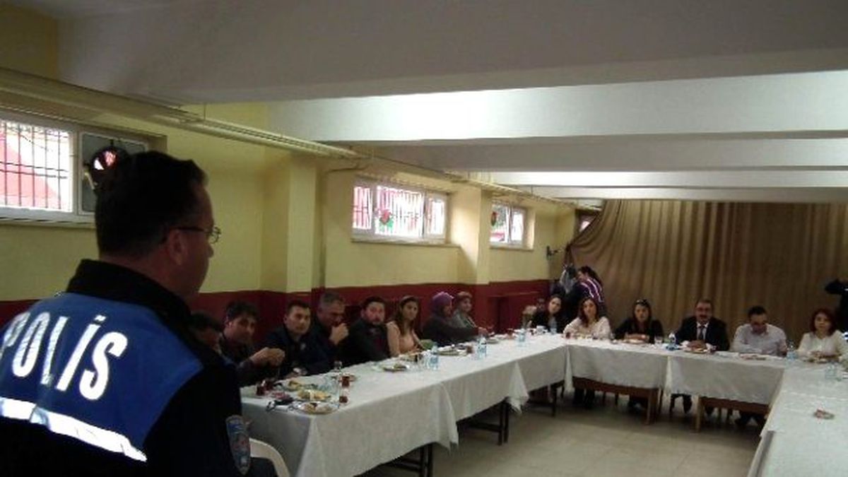 Aydın Polisi Okul Aile Birliklerini Bilgilendirdi