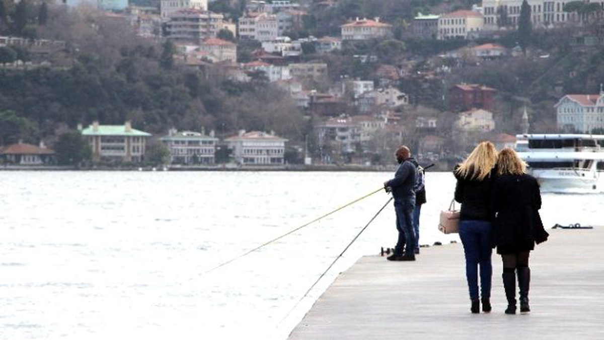 Bahardan Kalma Havayı Gören Sahile Akın Etti