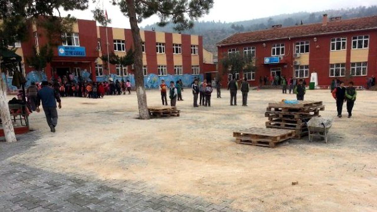 Belediyeden Evi Yanan Vatandaşa Yardım Eli
