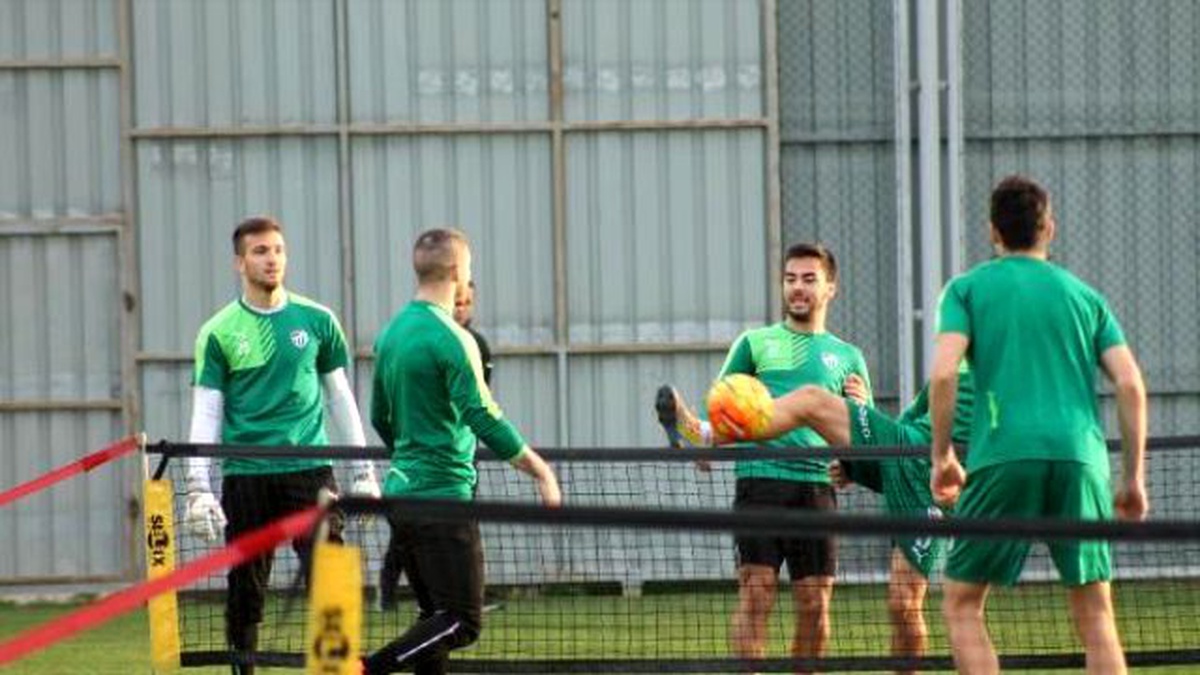 Bursaspor\'da Fenerbahçe Hazırlığı Başladı