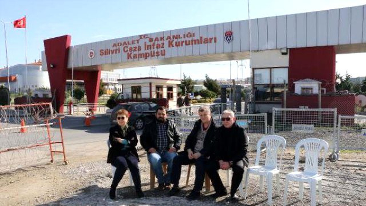 CHP\'li Yarkadaş, Can Dündar ve Erdem Gül\'ü Ziyaret Etti