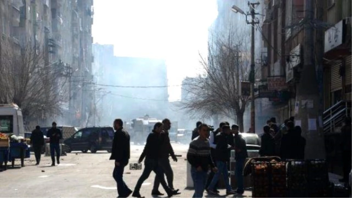 Öcalan Protestosunda HDP\'li Vekilden Olay Sözler: Hendeklere Gömeceğiz