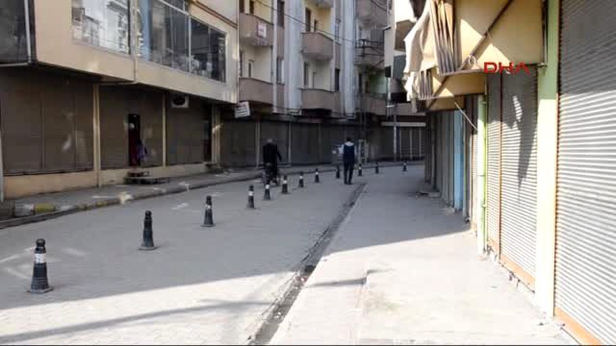Doğubayazıt\'ta Esnaf Kepenk Açmadı