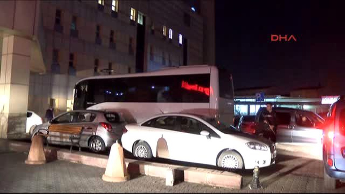 Gazi Mahallesi\'ndeki Olaylarda 2 Kişi Silahla Yaralandı