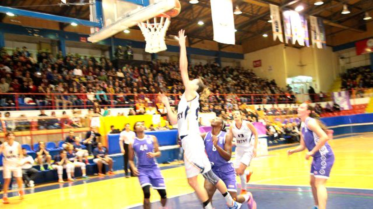 HBB\'nin Melekleri Rakip Tanımadan Zirve Takibinde