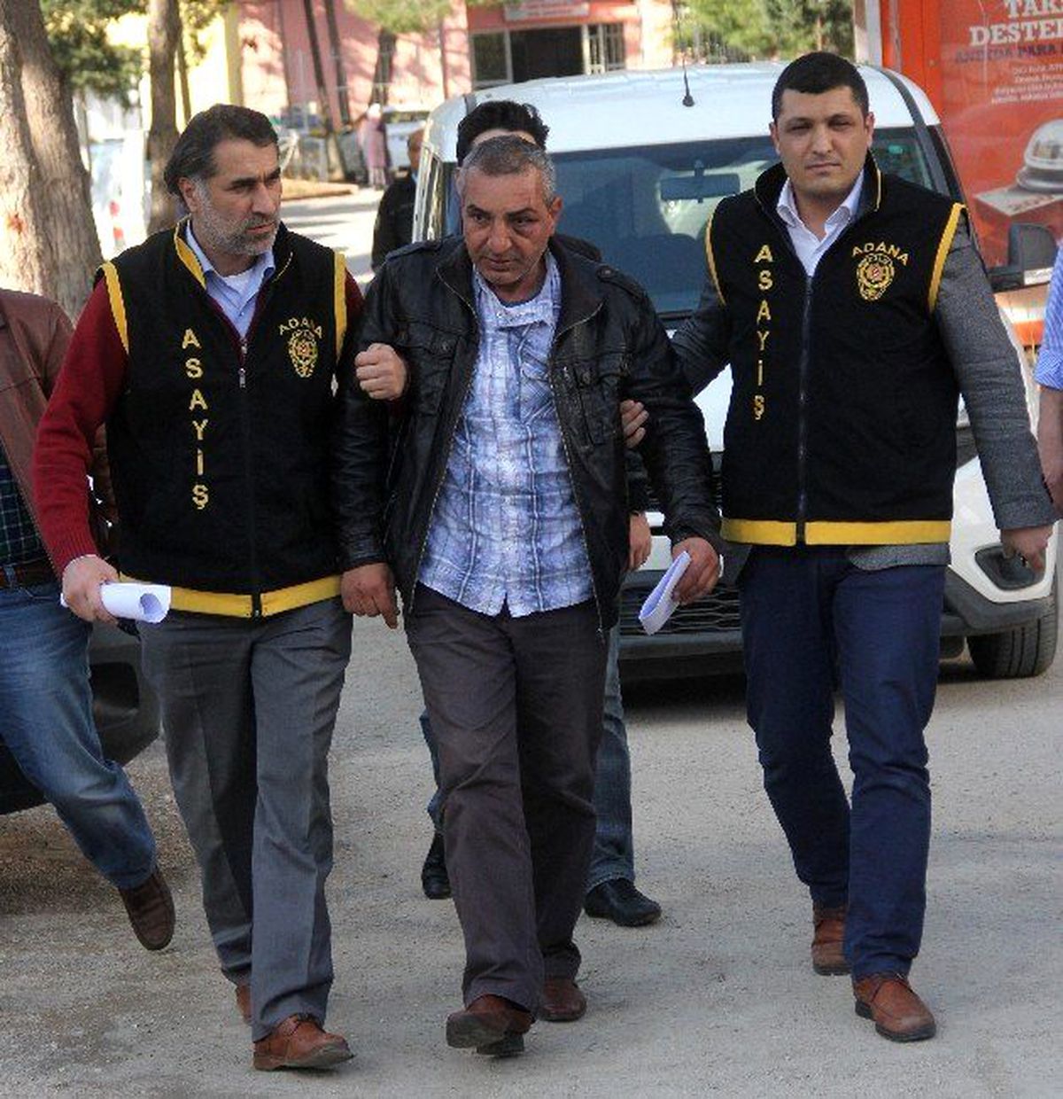 İş Çıkışı Eve Gitmek İçin Araç İsteyen Garsonu Öldürdü