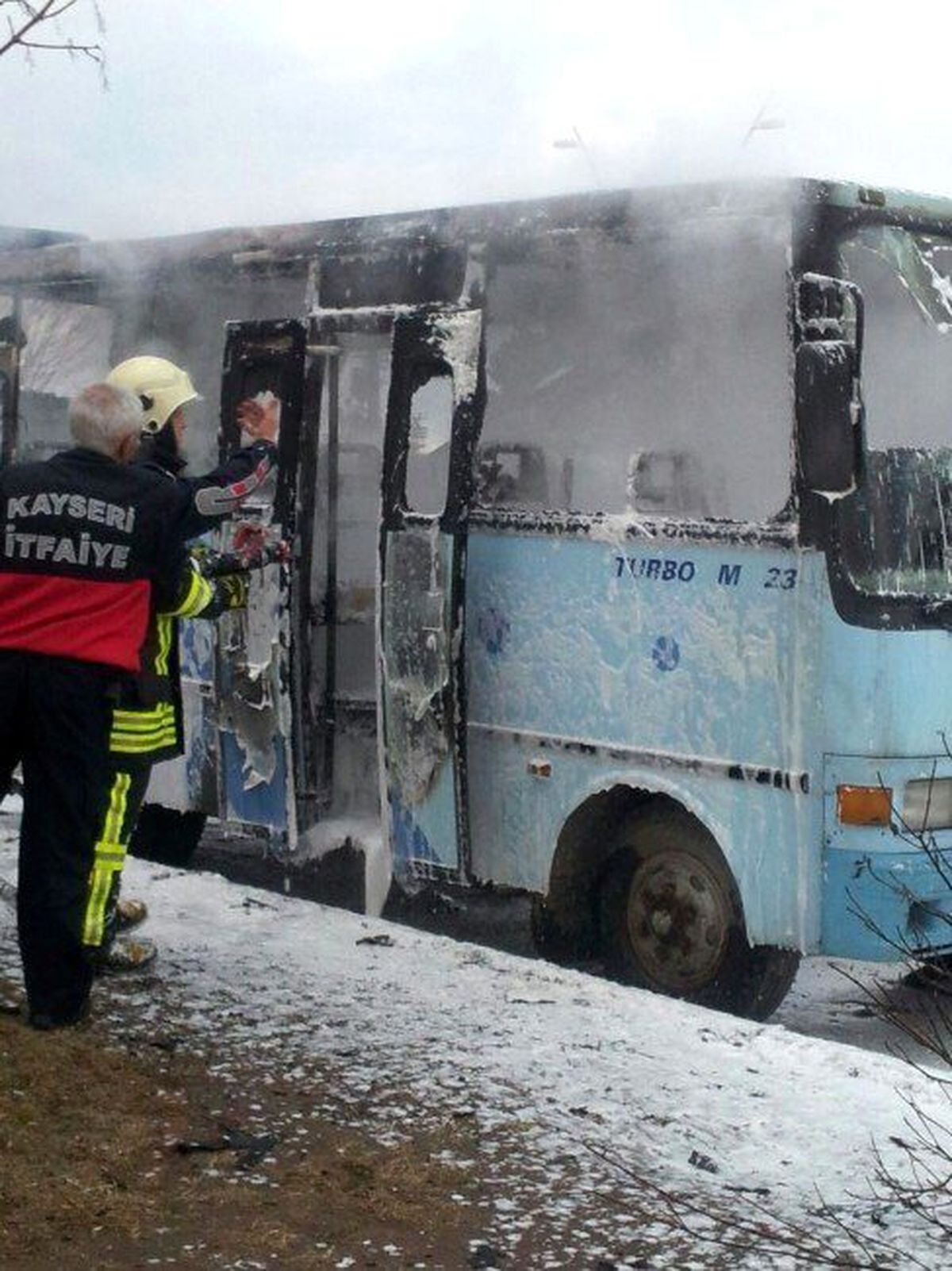 Park Halindeki Midibüs Alev Alev Yandı