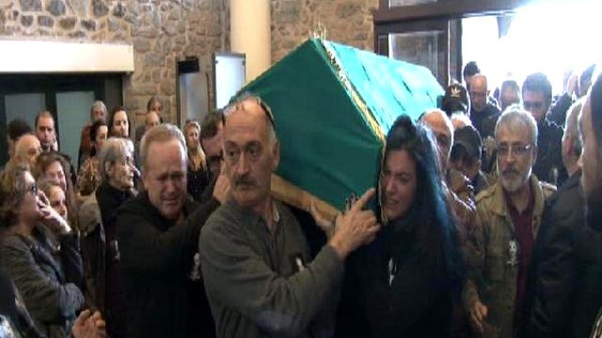 Tiyatro Oyuncusu Gökalp Kulan Son Yolculuğuna Uğurlandı