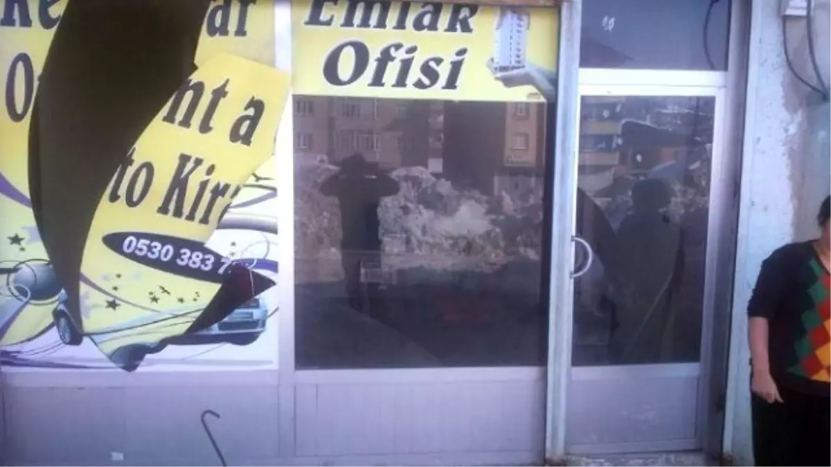 Yüksekova\'da Yola Yerleştirilen Bomba Düzeneği İmha Edildi