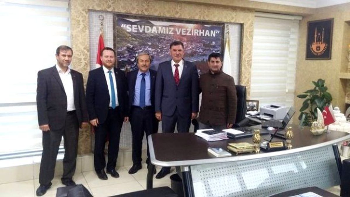 AK Parti\'ye Geçen Vezirhan Belediye Başkanı Duymuş\'a Hayırlı Olsun Ziyareti