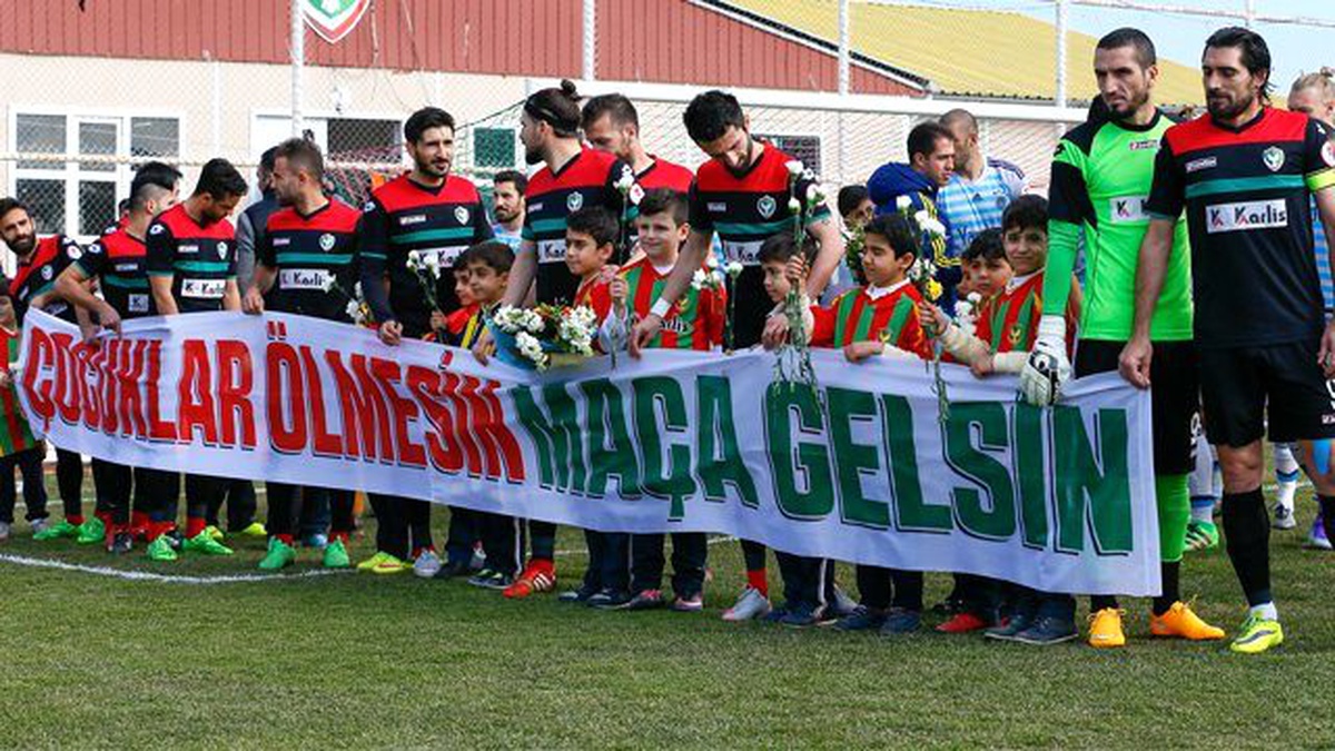 PFDK, Amedspor\'un Pankartı Nedeniyle Para Cezası Verdi