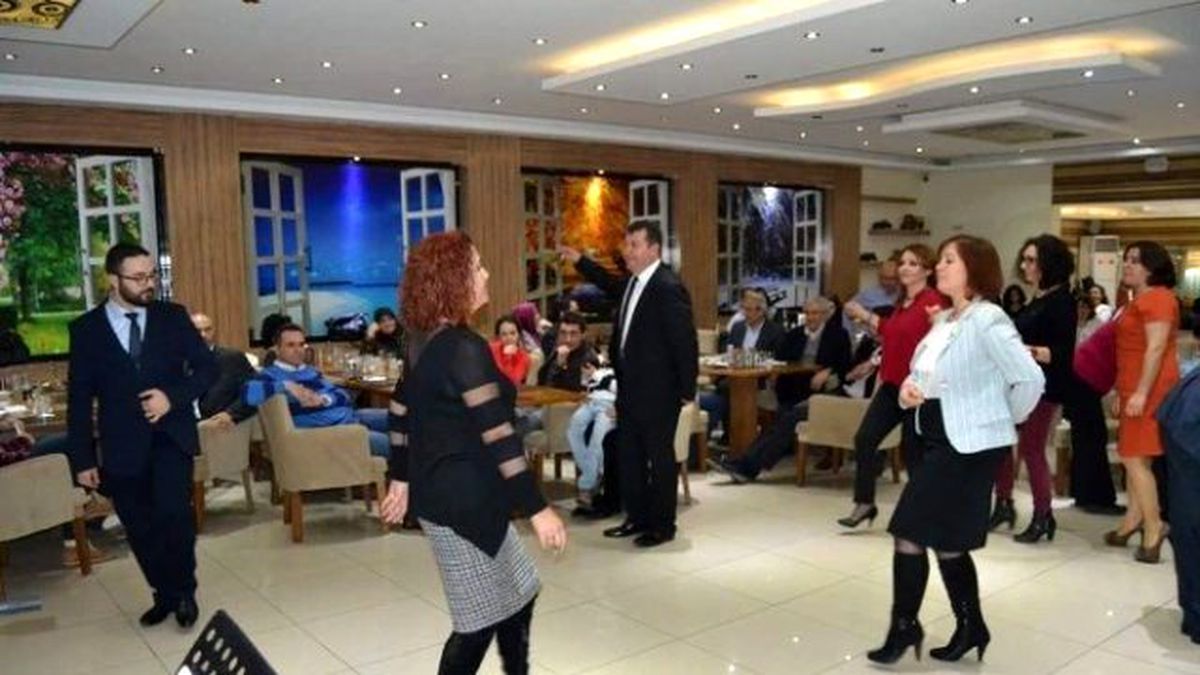 Balıkesir'deki Uşaklılar Gecesine, Uşak'ın Damatları Vali ve Rektör de Katıldı