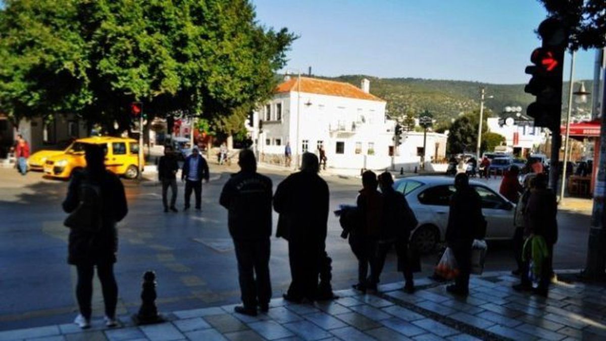 Bodrum\'da Vatandaş Trafik Kurallarına Aldırmıyor