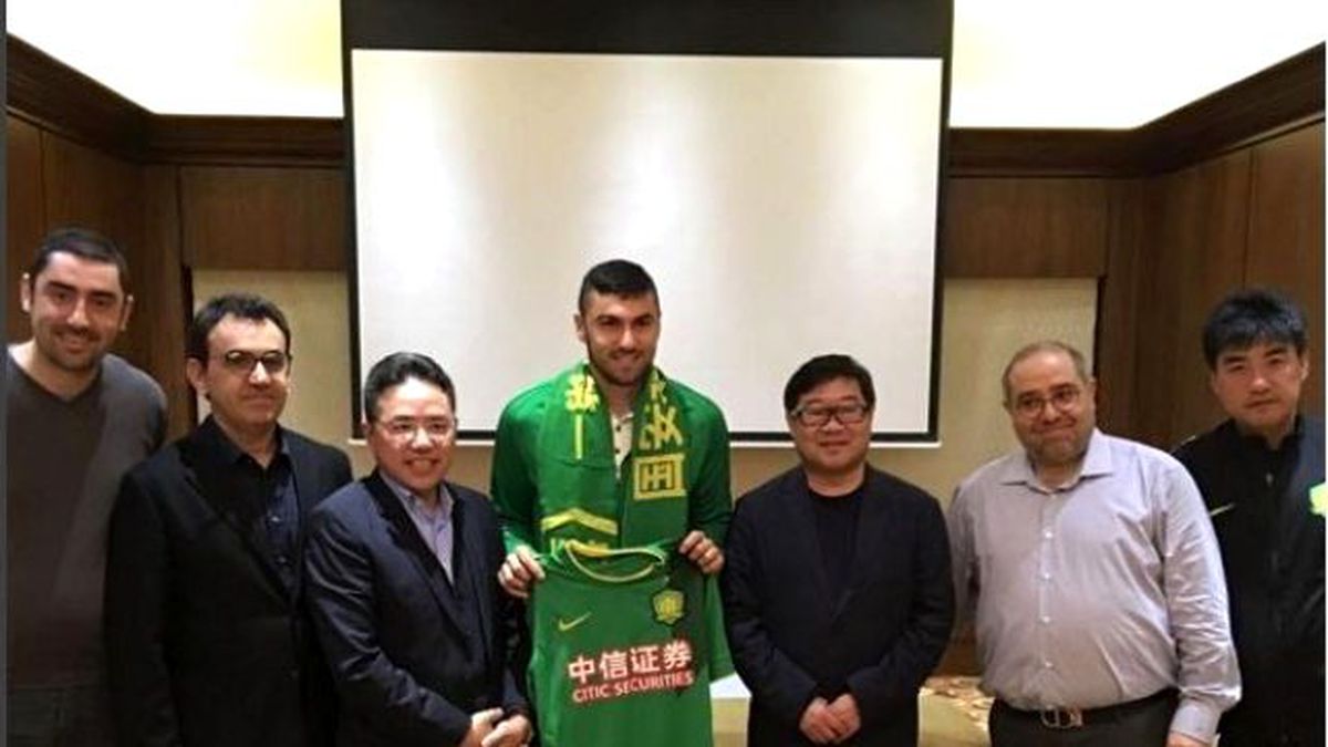 Burak Yılmaz, Beıjıng Guoan Formasını Giydi