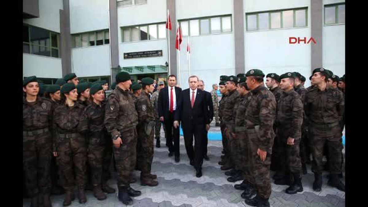 Cumhurbaşkanı Erdoğan\'dan Emniyet Genel Müdürlüğü Özel Harekat Dairesi Başkanlığı\'na Ziyaret
