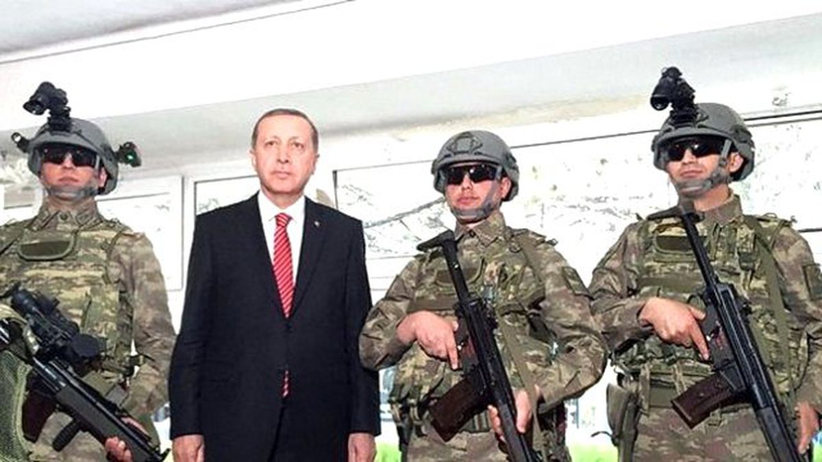 Erdoğan, Jandarma Komando Özel Asayiş Komutanlığı'nı Ziyaret Etti