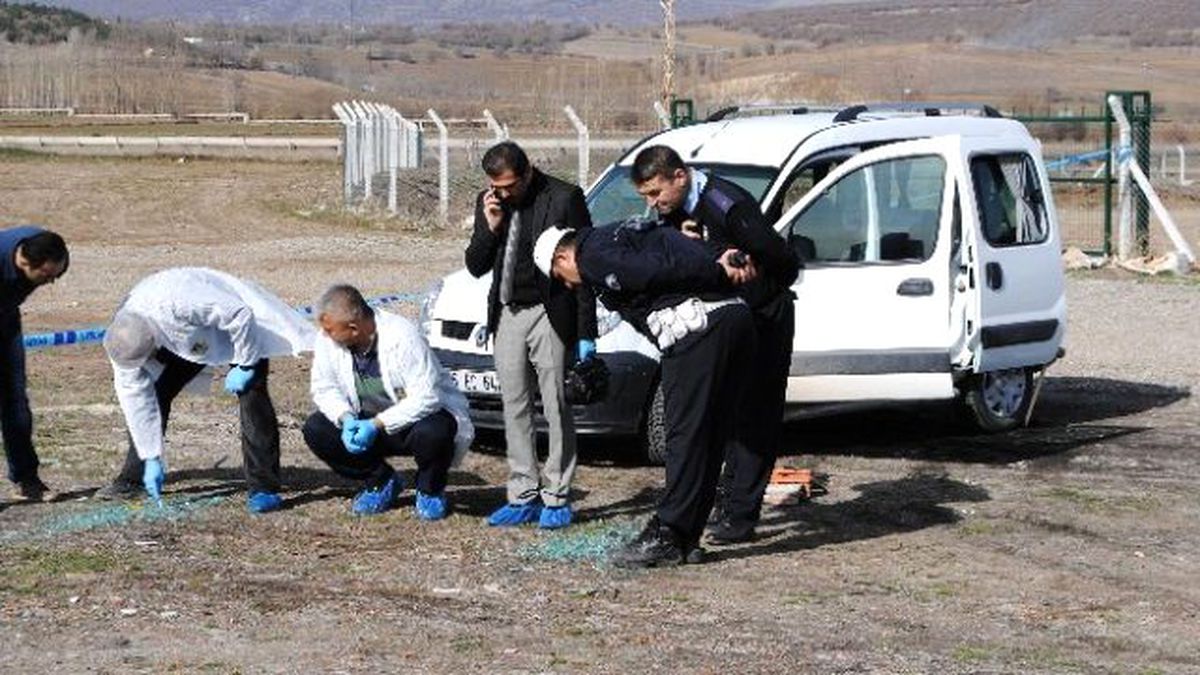 10 Yıllık Evli Çift, Otomobillerinde Kurşunlanmış Halde Bulundu