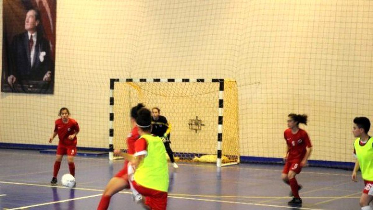 Gençler Futsal Yarı Finalleri Ortaca\'da Başladı