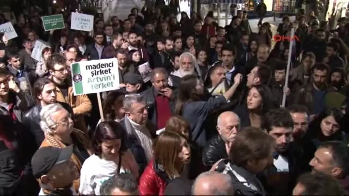 Kadıköy'de Artvin'deki Eyleme Tulumlu-Horonlu Destek?